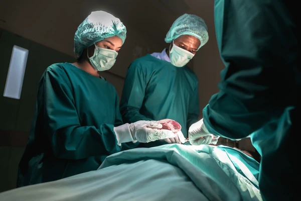 Africa-Santé — Bloc opératoire CEAF-SARL
